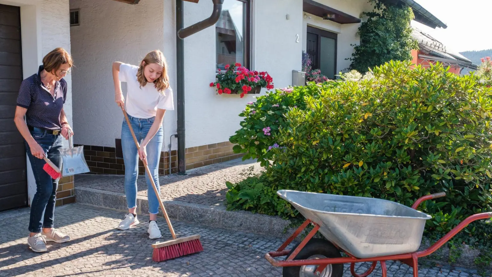 Die Plattform „Taschengeldbörse” in Amberg vermittelt Unterstützung im Alltag. (Symbolbild: Günter Scharl)