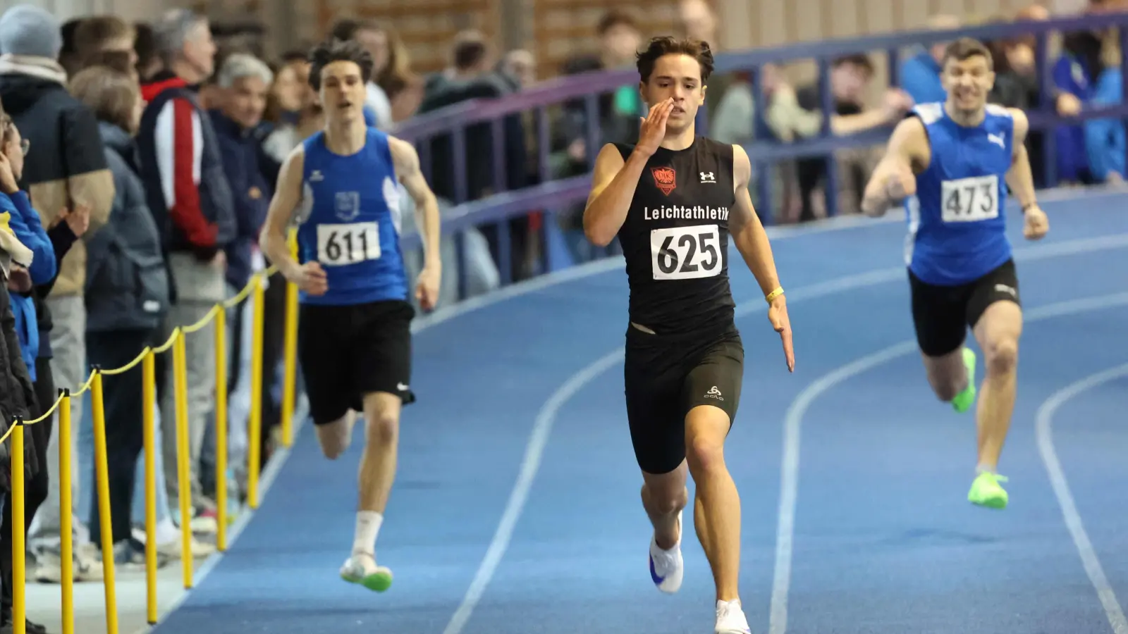 Dennis Hopp (DJK Weiden) wurde über 200 Meter Nordbayerischer Meister. (Bild: Theo Kiefner)