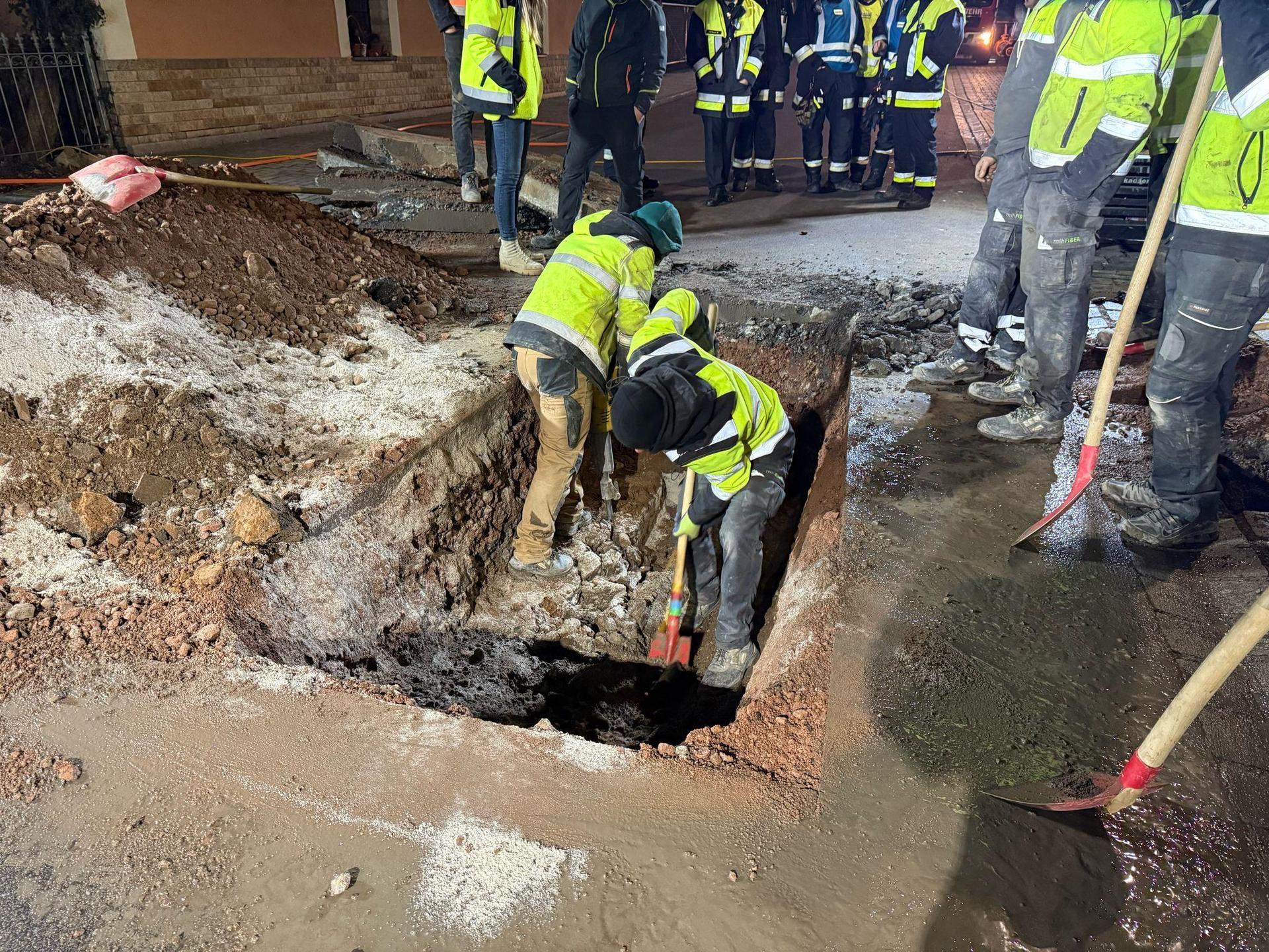 Der Schaden wurde noch in der Nacht auf Samstag behoben. (Bild: FFW Schnaittenbach)