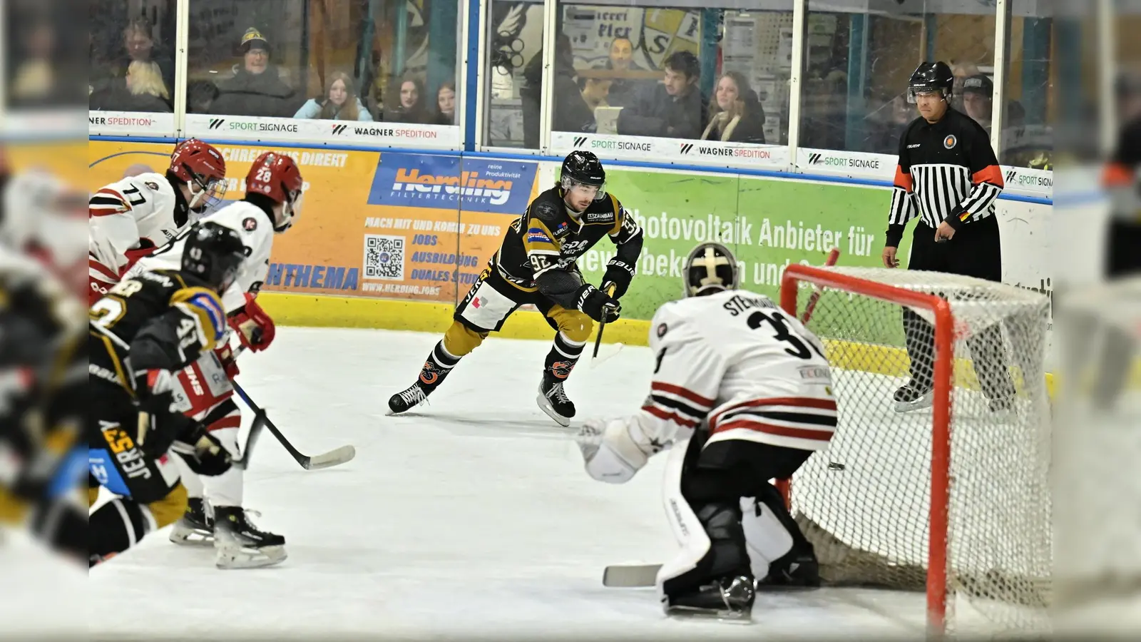 Am Freitagabend unterlagen die Wild Lions dem EHC Klostersee insgesamt verdient, zeigten aber erneut viel Moral. (Bild: Hubert Ziegler)
