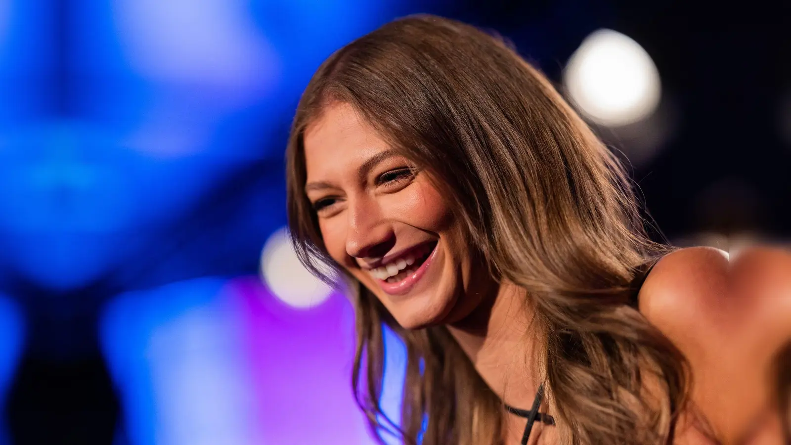 Leony und Stefanie Giesinger treten am Samstag gegen einander bei der Fernsehsendung „Schlag den Star” an. (Symbolbild: Rolf Vennenbernd/dpa)