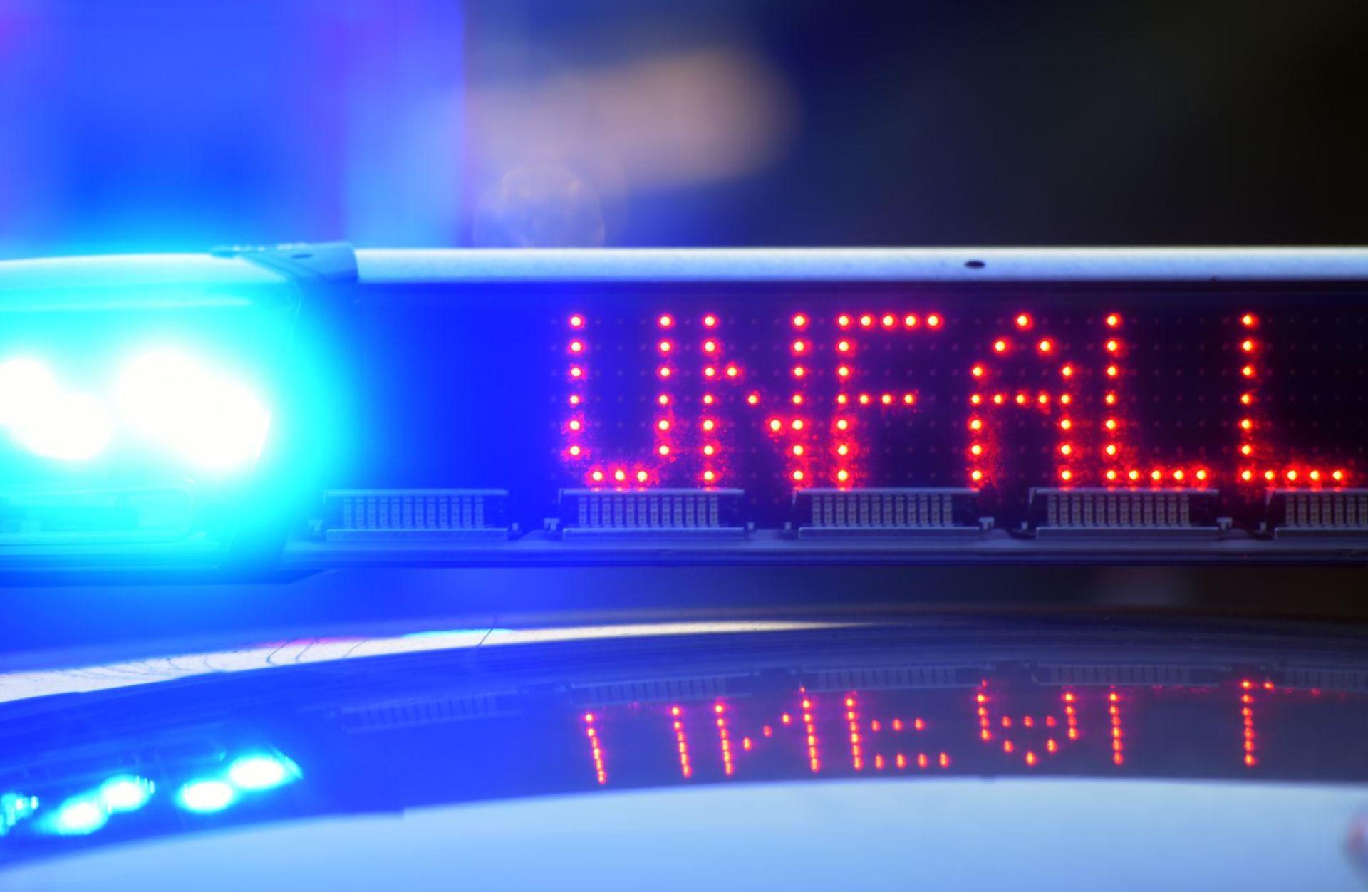 Auf der A3 bei Parsberg kam es zu einem schweren Unfall: Eine Mutter und ihr Baby kamen ums Leben. (Symbolbild: Stefan Puchner/dpa)