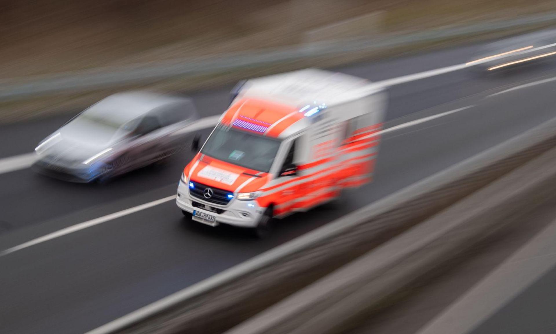 Für den 45-Jährigen kam jede Hilfe zu spät. (Symbolbild: Julian Stratenschulte/dpa)