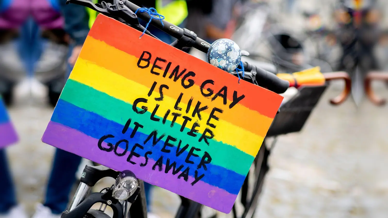 Der Christopher Street Day findet auch dieses Jahr wieder in vielen bayerischen Städten statt – auch in der Oberpfalz.  (Bild: Hauke-Christian Dittrich/dpa)