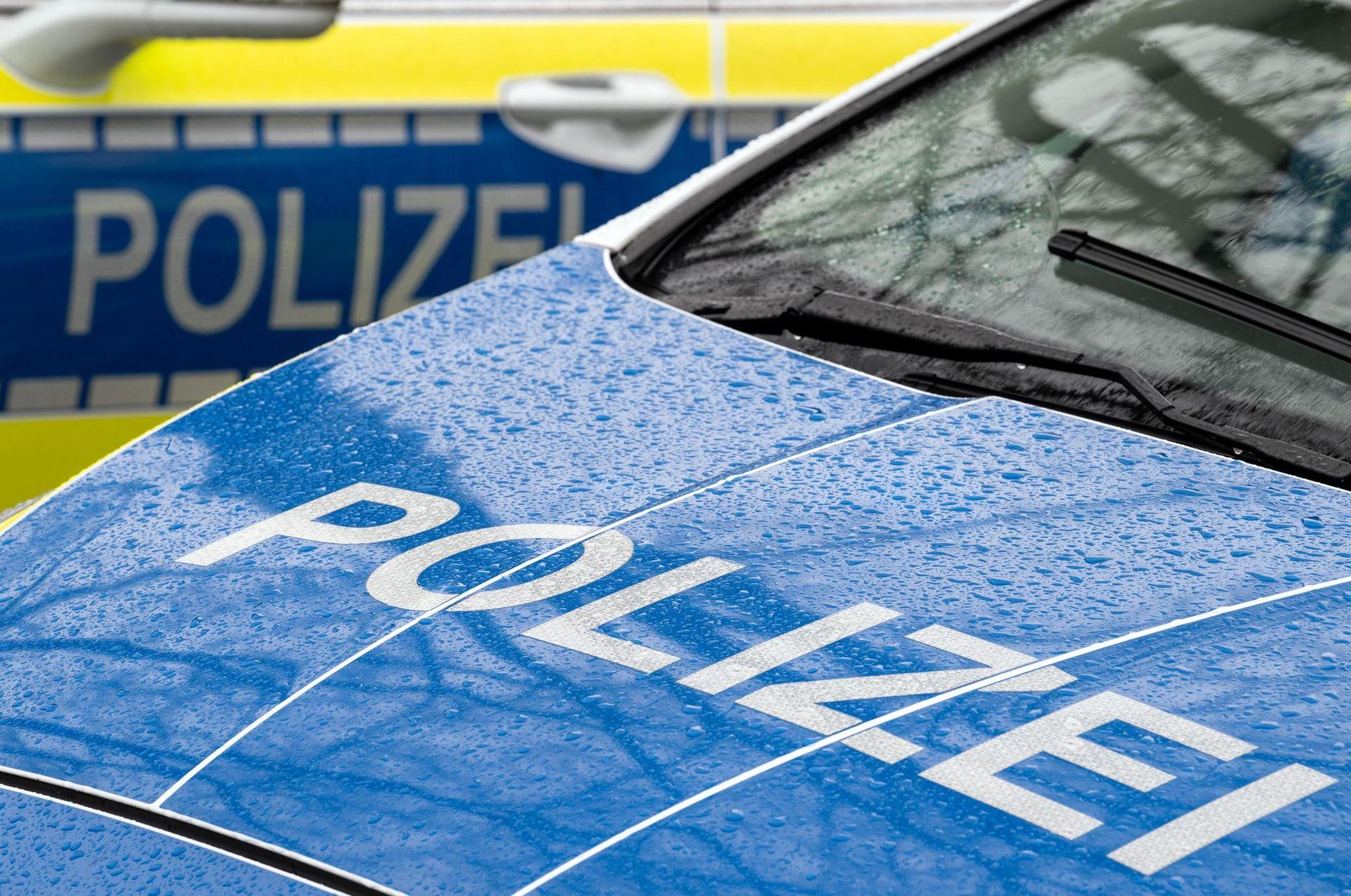 Die Polizei ermittelt gerade wegen eines Diebstahls in Hohenburg. (Bild: Soeren Stache/dpa)