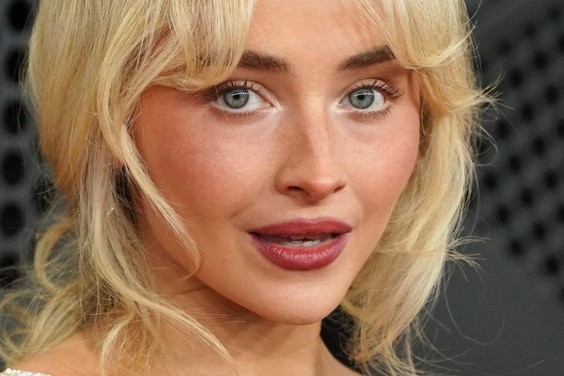 Sabrina Carpenter und Madonna machen gemeinsame Sache. (Archivbild)  (Bild: Jordan Strauss/Invision/AP/dpa)