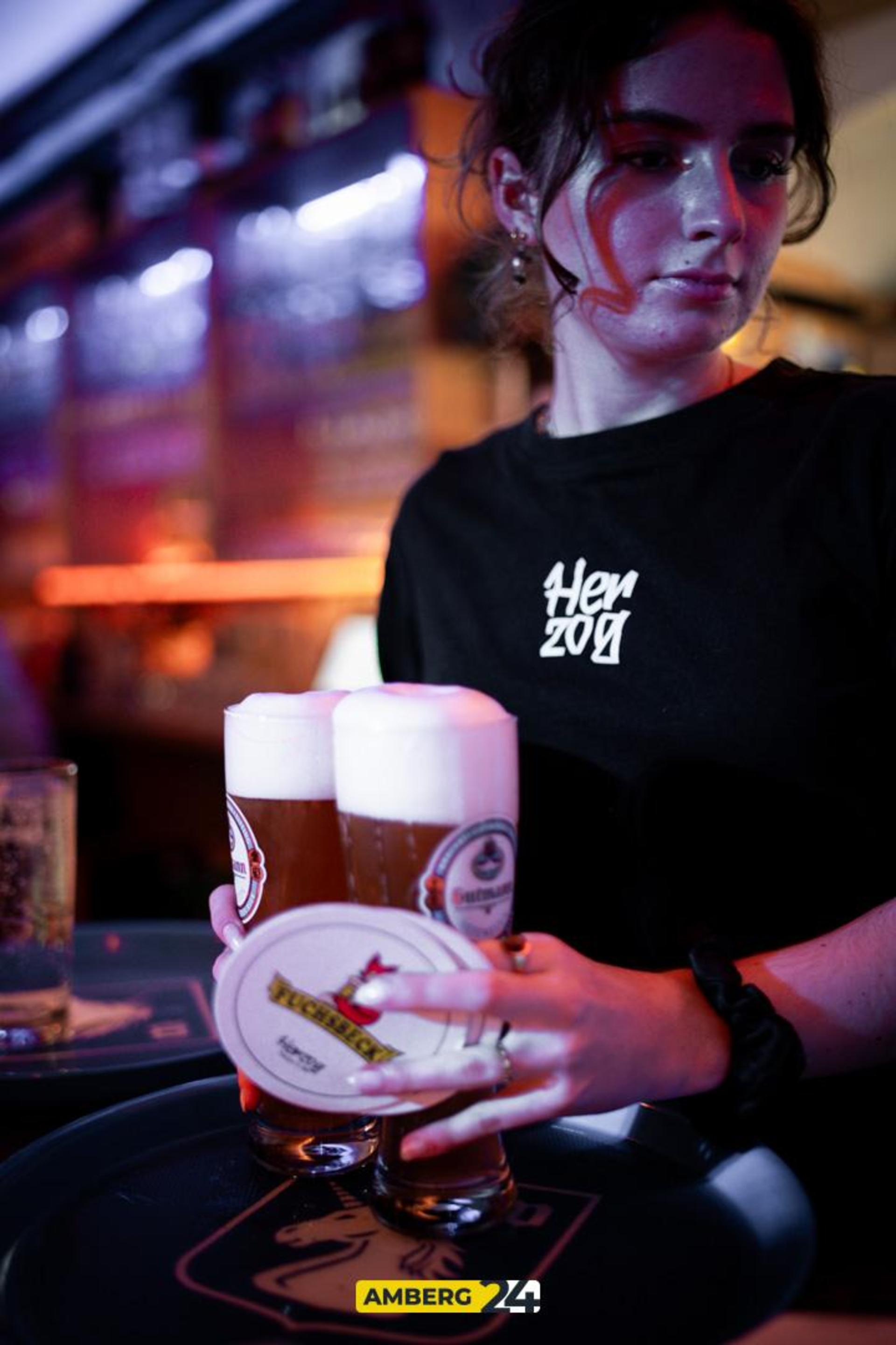 Die Bilder vom Karaoke im Herzog. (Bild: Julia Bär)