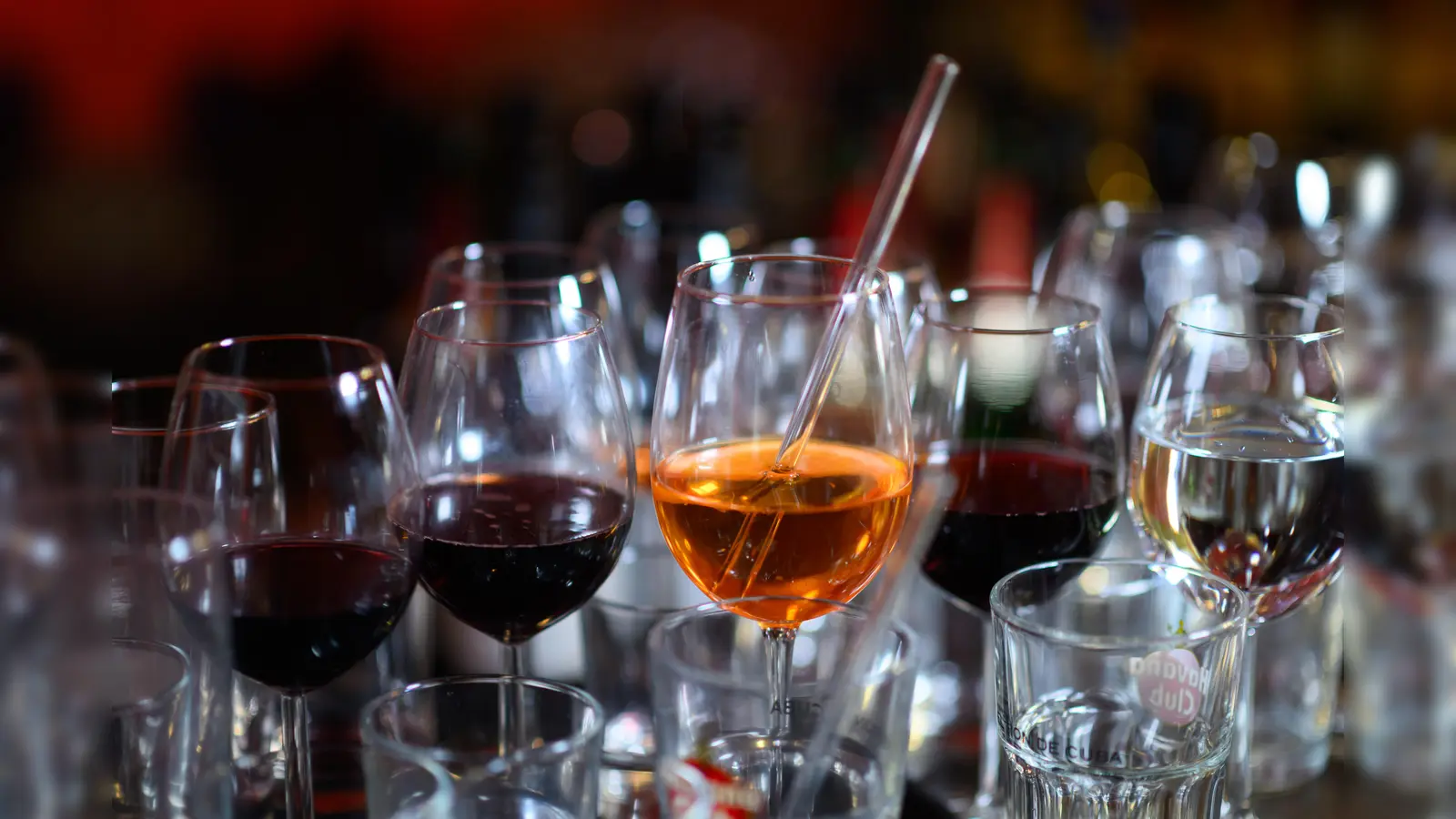 Nachdem zwei Jugendliche bewusstlos vor einer Gaststätte in Grafenwöhr aufgefunden wurden, ermittelt die Polizei. (Bild: Robert Michael)