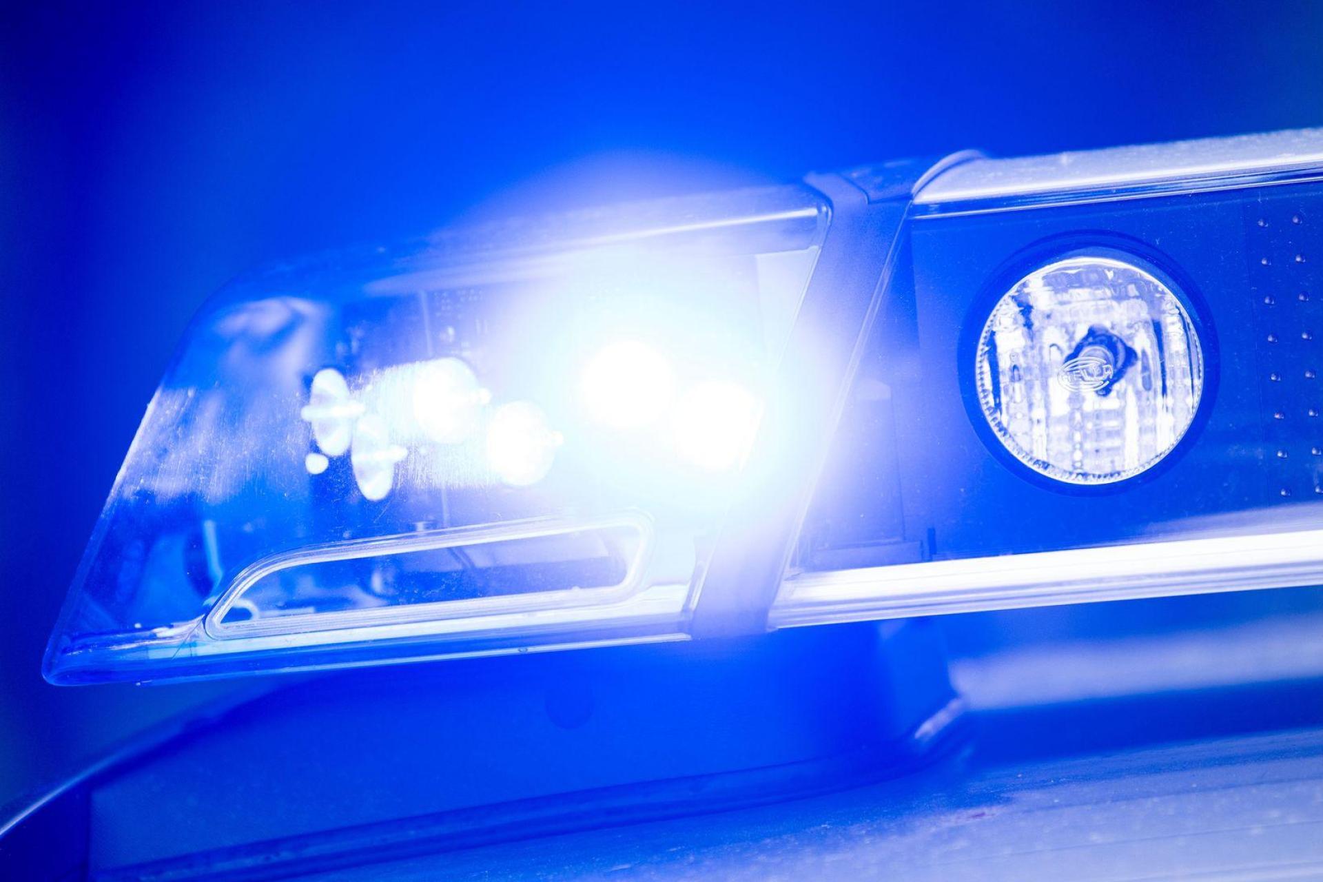 Die Polizei hat in der Oberpfalz vier mutmaßliche Drogenhändler festgenommen. (Symbolbild) (Bild: Lino Mirgeler/dpa)