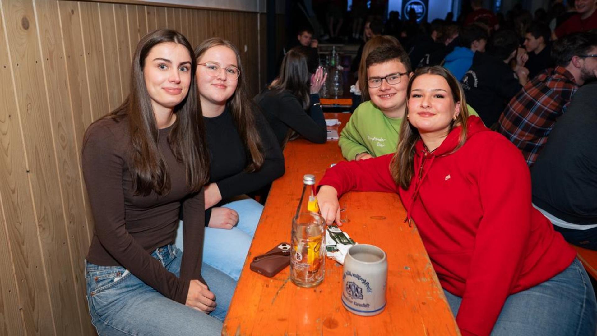 Die besten Bilder vom Kirwa-Samstag in Thansüß. (Bild: Hannes Stock)