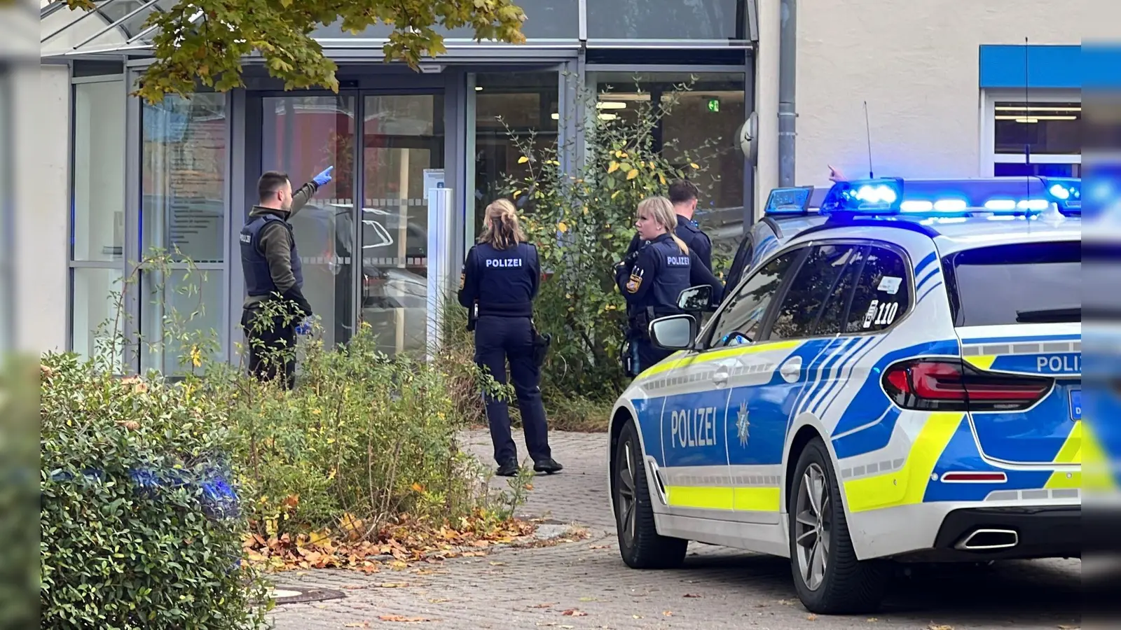 2023 ereignete sich Schreckliches im Bezirkskrankenhaus Regensburg: Ein Minderjähriger tötete ein Kind und verletzte zwei Personen mit einem Messer. Ende September steht der nun 17-Jährige erneut vor dem Landgericht Weiden. (Archivbild: André Baumgarten/dpa)