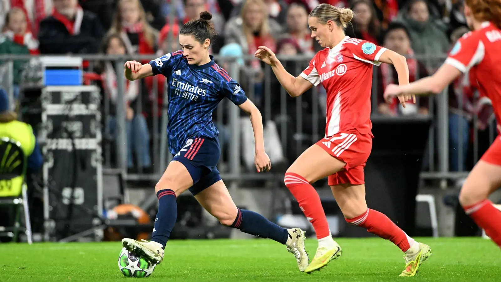 Spielerin des Spiels: Klara Bühl war einmal mehr Vorbereiterin gegen den FC Arsenal.  (Bild: Jens Niering/dpa)