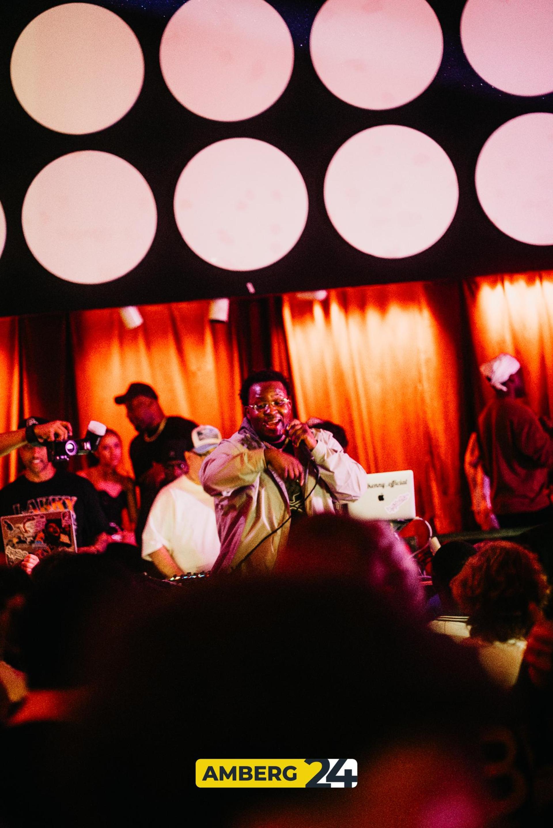 Models and Bottles im Casino in Amberg. (Bild: Mario Donhauser)