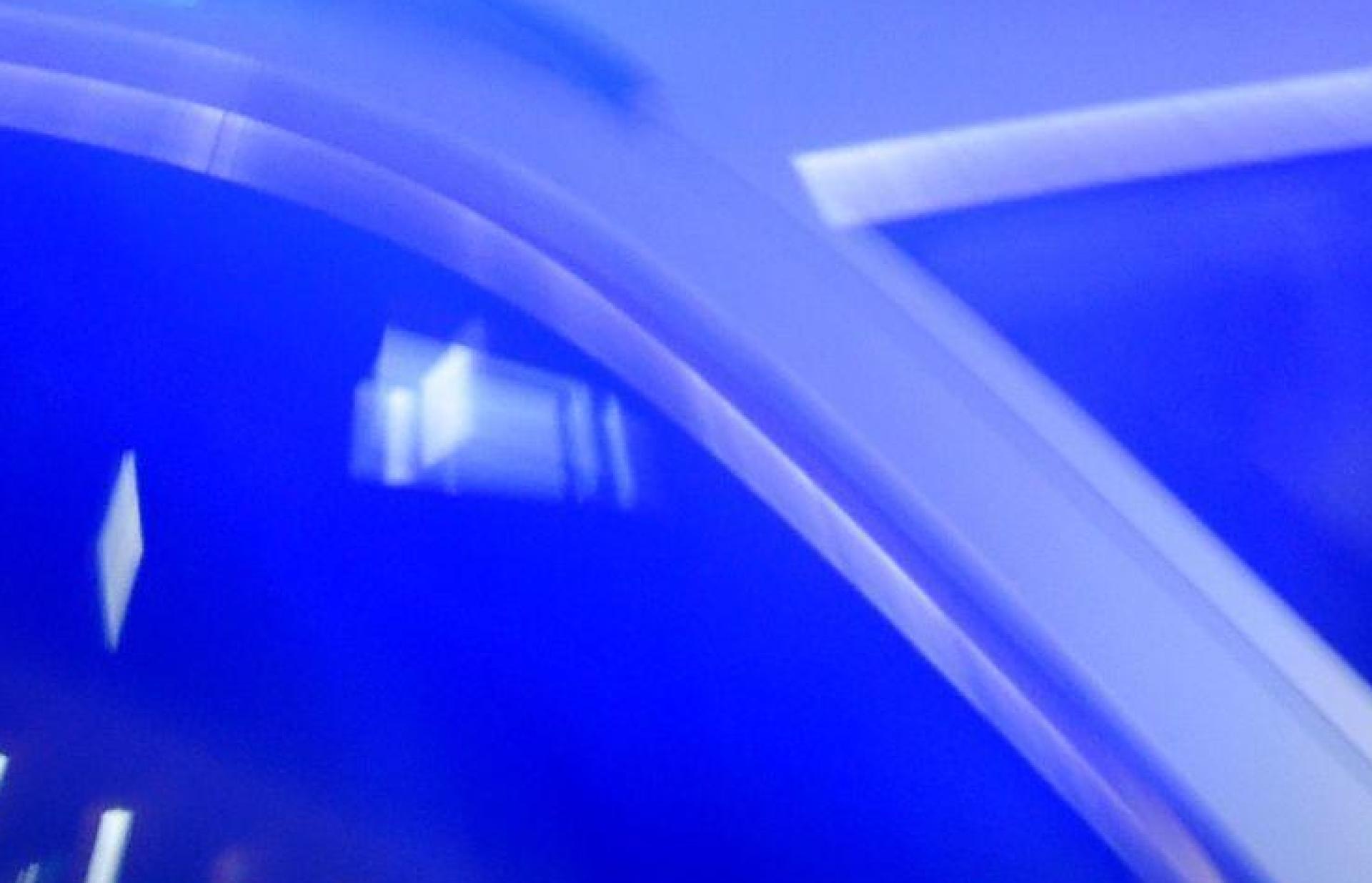 Die Polizei nimmt einen 58-jährigen Mann fest, der für über 25 Auto-Aufbrüche in Nordbayern verantwortlich sein soll.  (Symbolbild: Carsten Rehder/dpa/Illustration)