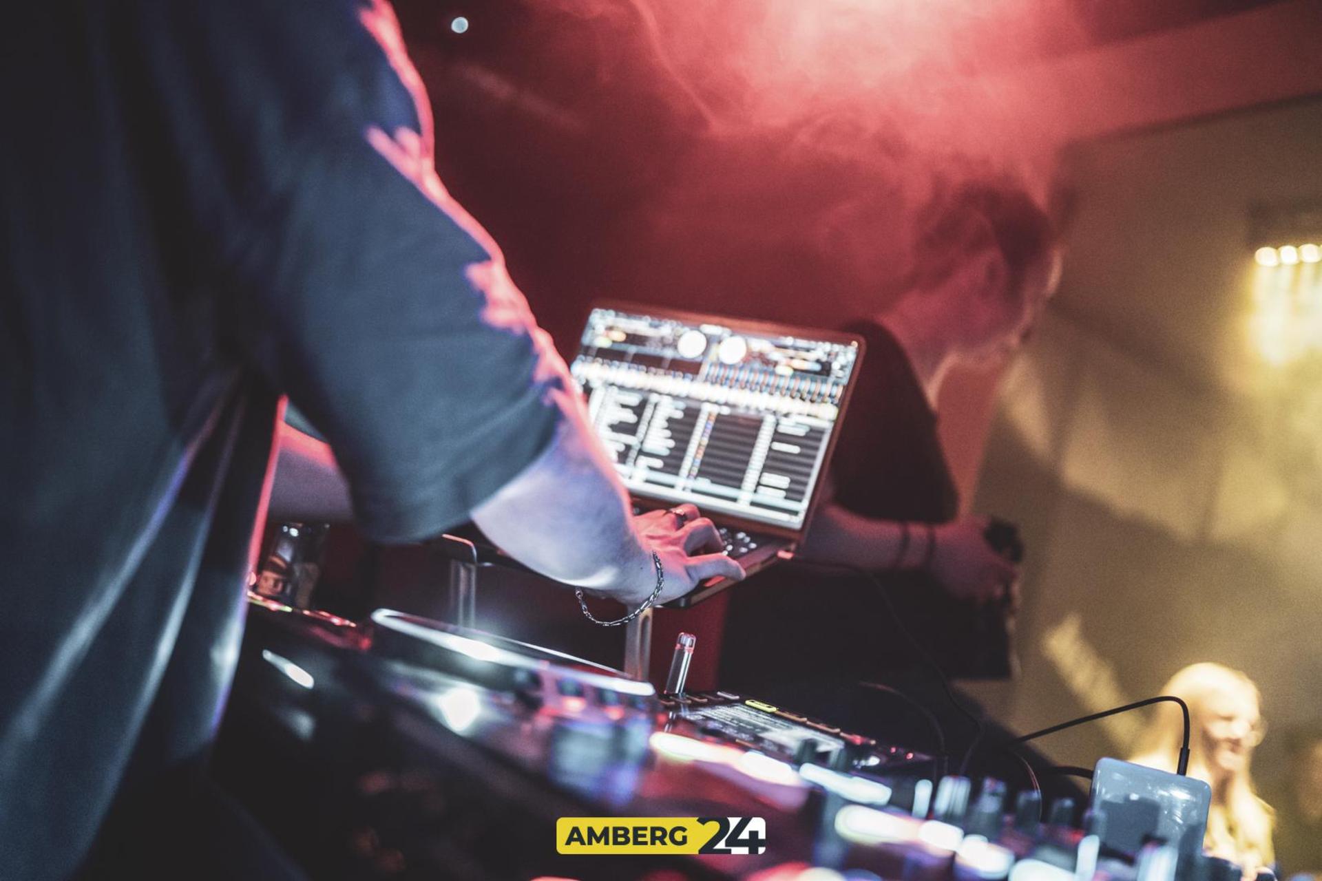 Party am 1. Weihnachtsfeiertag im Happy Rock.  (Bild: Martin Sponsel)